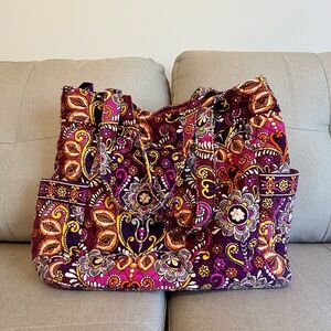 SOLD Vera Bradley zipper tote bag
